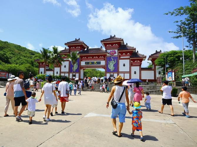 跨省游业务恢复 三亚南山创新旅游产品迎客来
